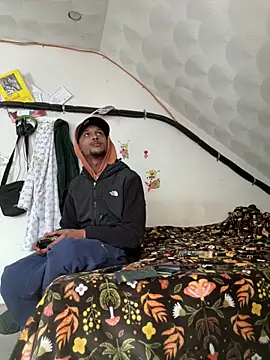 Snapshot of rayyymack chatting on February 6, 2025, 4:25 pm rayyymack online show from February 6, 2025, 4:25 pm