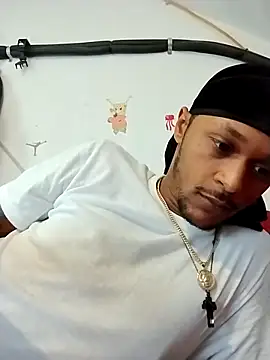 Snapshot of rayyymack chatting on October 8, 2025, 6:38 pm rayyymack online show from October 8, 2025, 6:38 pm