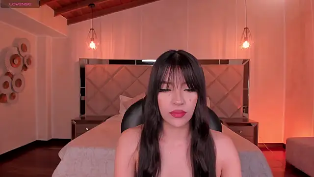 ValeriaRiveraX online show from November 5, 2025, 3:50 am