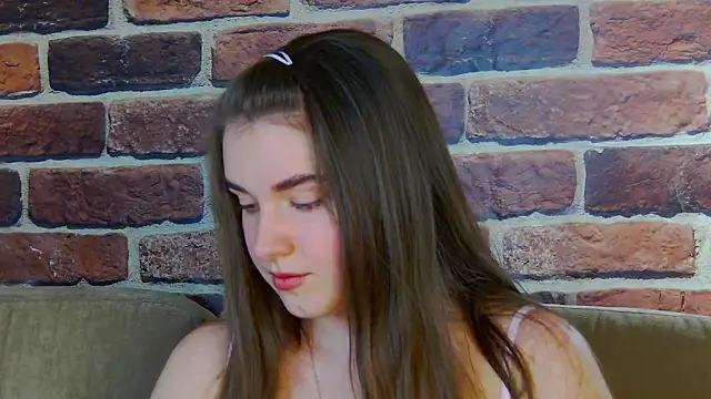 Snapshot of Sofia_Hugs chatting on March 21, 2026, 5:16 pm Sofia Hugs online show from March 21, 2026, 5:16 pm