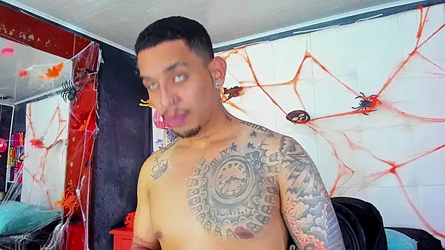 Snapshot of Damian09_ chatting on October 28, 2025, 4:27 am Damian09 online show from October 28, 2025, 4:27 am