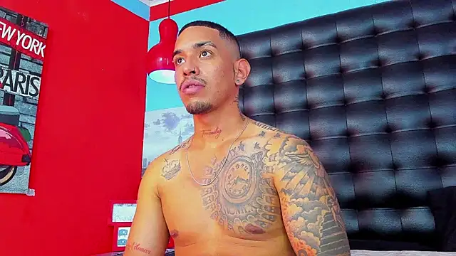 Snapshot of Damian09_ chatting on November 6, 2025, 3:57 pm Damian09 online show from November 6, 2025, 3:57 pm