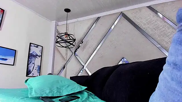 Snapshot of Damian09_ chatting on November 17, 2025, 10:48 pm Damian09 online show from November 17, 2025, 10:48 pm