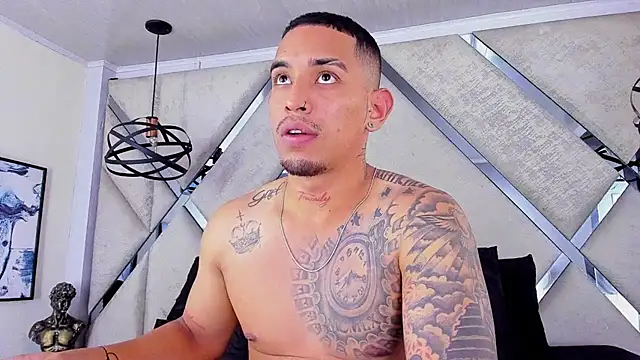 Snapshot of Damian09_ chatting on November 24, 2025, 8:08 pm Damian09 online show from November 24, 2025, 8:08 pm