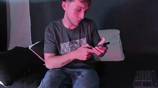 Dylanwhite23  online show from November 14, 2025, 9:13 pm