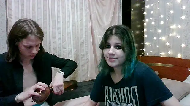 Snapshot of Crystal_Love_Porn chatting on December 27, 2024, 8:07 pm Crystal Love Porn online show from December 27, 2024, 8:07 pm