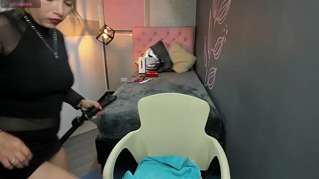 ArielleJones online show from January 9, 2025, 6:57 pm