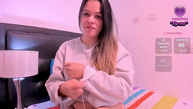 Snapshot of daniela_beauty chatting on October 11, 2025, 12:04 pm daniela beauty online show from October 11, 2025, 12:04 pm