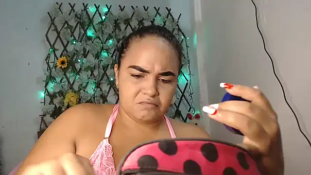 Snapshot of alinsonhot29 chatting on December 29, 2024, 2:06 am alinsonhot29 online show from December 29, 2024, 2:06 am