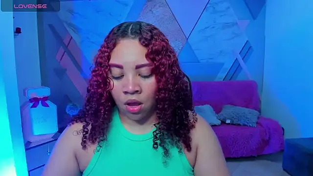 AngelaCoffee online show from November 11, 2025, 2:55 am