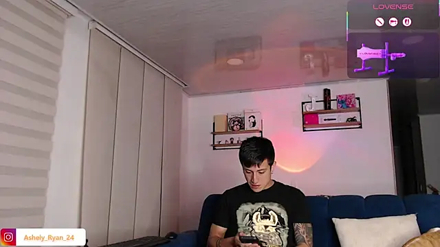 Snapshot of ashely_ryan24 chatting on February 3, 2026, 11:43 pm ashely ryan24 online show from February 3, 2026, 11:43 pm