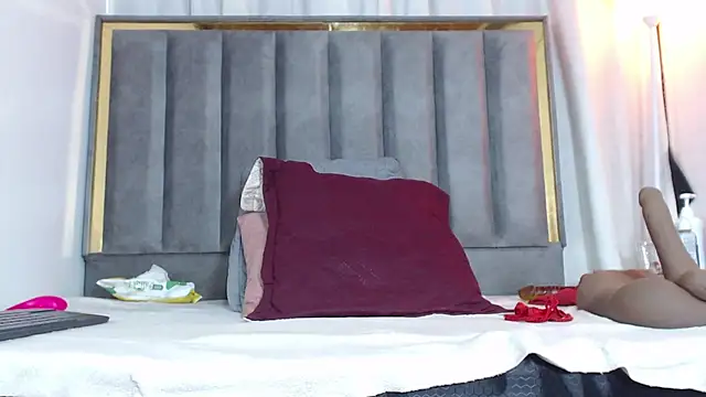 Snapshot of Rachele_x chatting on March 14, 2026, 12:43 pm Rachele x online show from March 14, 2026, 12:43 pm