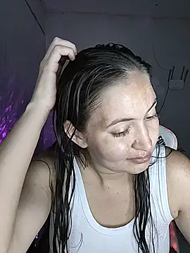 Snapshot of dani123unica chatting on November 12, 2025, 3:45 pm dani123unica online show from November 12, 2025, 3:45 pm