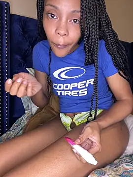 Snapshot of ButtahscotchBarbiee chatting on November 9, 2025, 6:33 am ButtahscotchBarbiee online show from November 9, 2025, 6:33 am