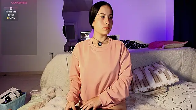 Madeline Dreams online show from September 13, 2025, 9:20 am