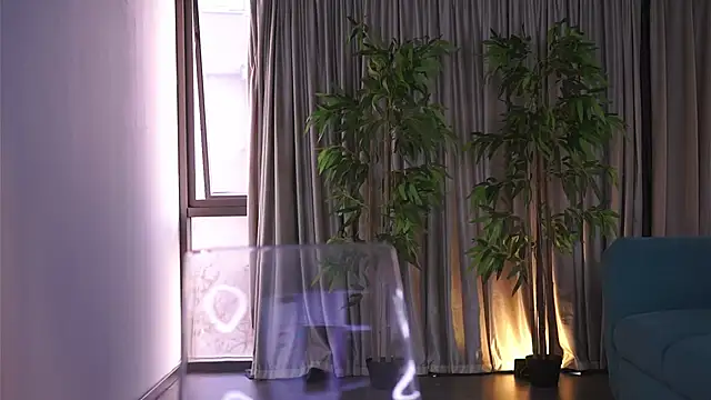 MissKiarra online show from February 13, 2025, 6:20 am