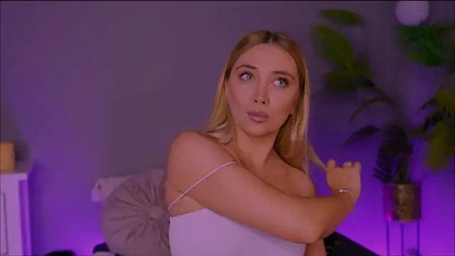 Jessielle online show from November 11, 2025, 2:06 pm