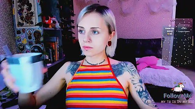 Snapshot of NaniMoore chatting on November 29, 2025, 8:12 pm NaniMoore online show from November 29, 2025, 8:12 pm