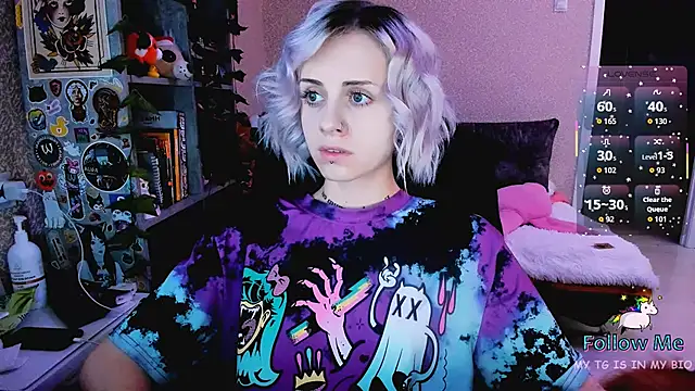 Snapshot of NaniMoore chatting on December 3, 2025, 7:56 pm NaniMoore online show from December 3, 2025, 7:56 pm