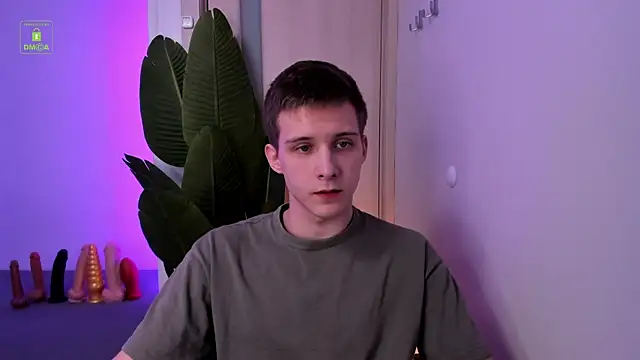 Snapshot of MarkGWalker chatting on February 7, 2025, 4:27 am MarkGWalker online show from February 7, 2025, 4:27 am