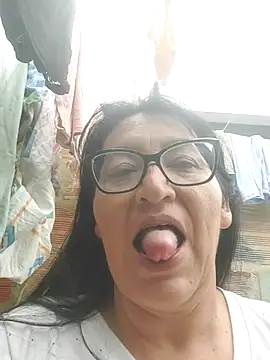 clarita 01 online show from May 12, 2026, 2:36 pm