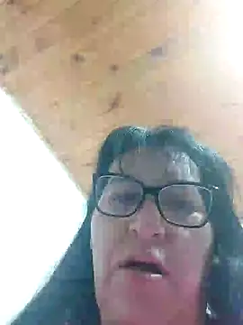 clarita 01 online show from May 13, 2026, 10:12 am