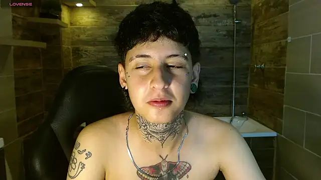 Snapshot of Ethan_lennox chatting on March 4, 2026, 8:04 pm Ethan lennox online show from March 4, 2026, 8:04 pm