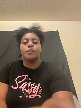 Snapshot of prettlovely14 chatting on December 18, 2025, 5:13 am prettlovely14 online show from December 18, 2025, 5:13 am