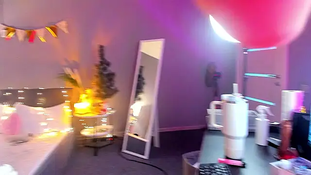 Snapshot of lilly_Cherry_ chatting on December 20, 2024, 2:16 pm lilly Cherry online show from December 20, 2024, 2:16 pm