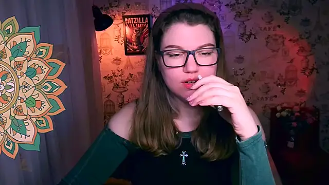 VioletteWay online show from April 12, 2026, 4:01 pm