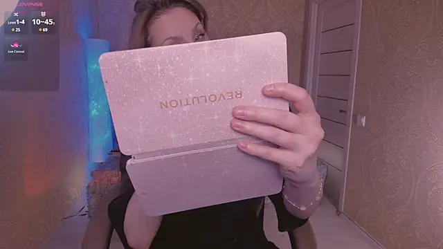 Eesmaaarrr online show from January 5, 2025, 11:12 pm