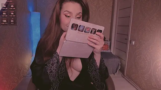 Eesmaaarrr online show from October 22, 2025, 11:37 pm