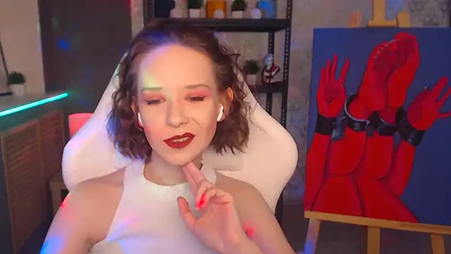 FascinatingEyess online show from December 18, 2024, 2:49 pm