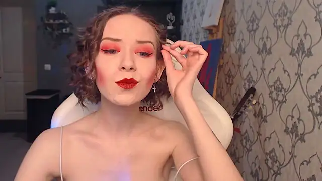 FascinatingEyess online show from March 25, 2026, 4:57 pm