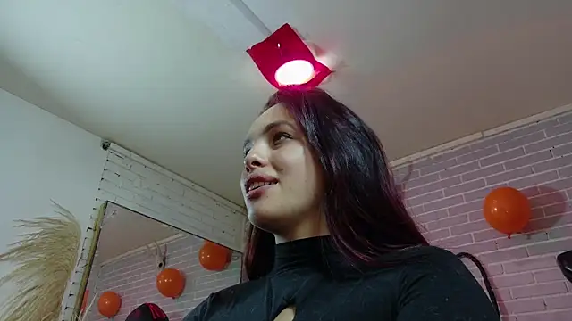 elizatexx online show from October 22, 2025, 2:06 pm