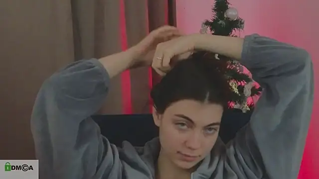 katty  cat online show from December 6, 2024, 3:44 pm