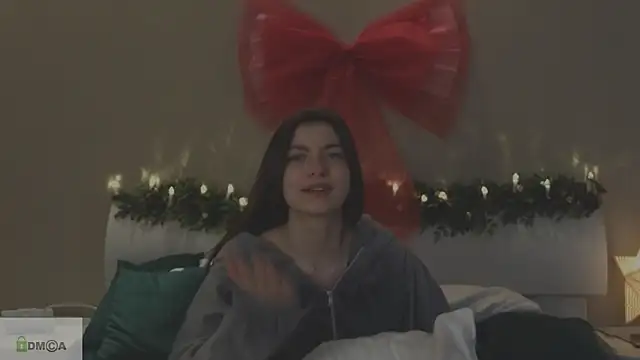 katty  cat online show from December 25, 2024, 7:13 pm