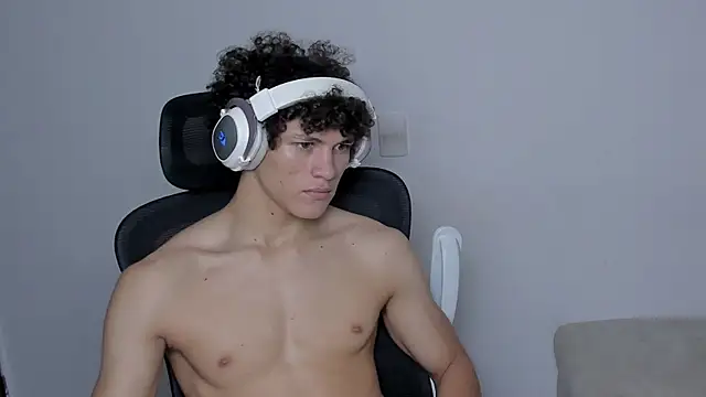 laurent nova online show from November 8, 2025, 8:03 am