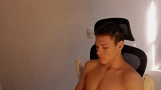 laurent nova online show from February 16, 2026, 7:10 pm