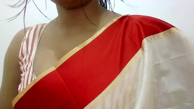 Snapshot of Queenhimanshi chatting on November 29, 2025, 1:52 am Queenhimanshi online show from November 29, 2025, 1:52 am