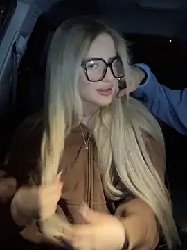 Holly-Glamour online show from April 1, 2026, 12:55 am