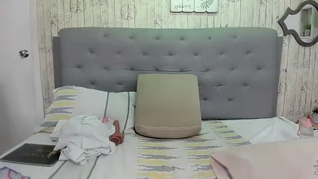 Antonella Montanari online show from January 12, 2025, 1:00 am