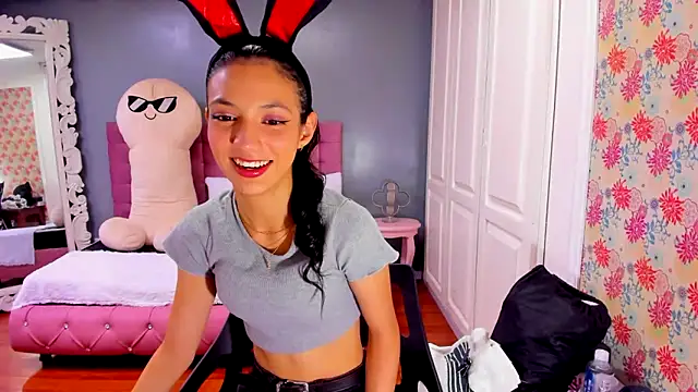 Snapshot of Iris_Stone_ chatting on February 13, 2025, 6:16 pm Iris Stone online show from February 13, 2025, 6:16 pm