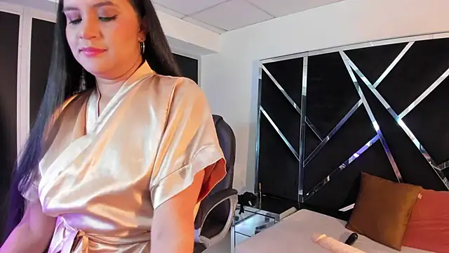 Snapshot of Ivanna18_x chatting on October 15, 2025, 3:17 am Ivanna18 x online show from October 15, 2025, 3:17 am