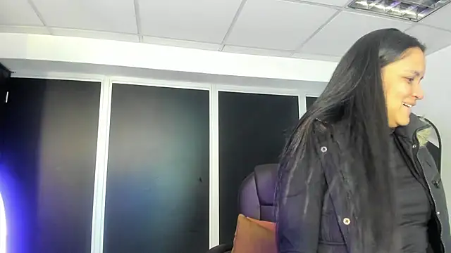 Snapshot of Ivanna18_x chatting on October 28, 2025, 3:54 am Ivanna18 x online show from October 28, 2025, 3:54 am