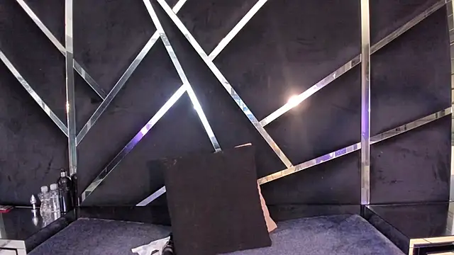 Snapshot of Ivanna18_x chatting on November 15, 2025, 3:37 am Ivanna18 x online show from November 15, 2025, 3:37 am