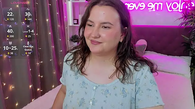 Snapshot of FeralPeach chatting on July 15, 2026, 8:19 am FeralPeach online show from July 15, 2026, 8:19 am