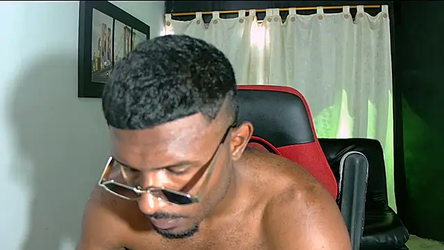Snapshot of Black_indiian chatting on April 28, 2026, 4:23 pm Black indiian online show from April 28, 2026, 4:23 pm