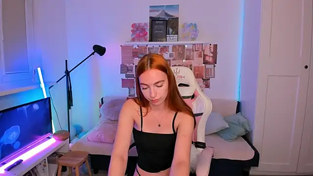 Mia Madden online show from May 26, 2026, 2:18 am