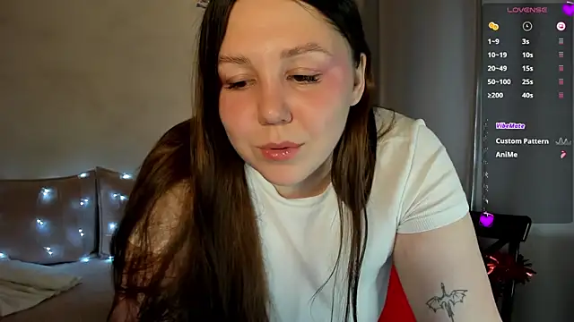 Snapshot of Ruth_Oliver chatting on December 15, 2024, 7:46 am Ruth Oliver online show from December 15, 2024, 7:46 am